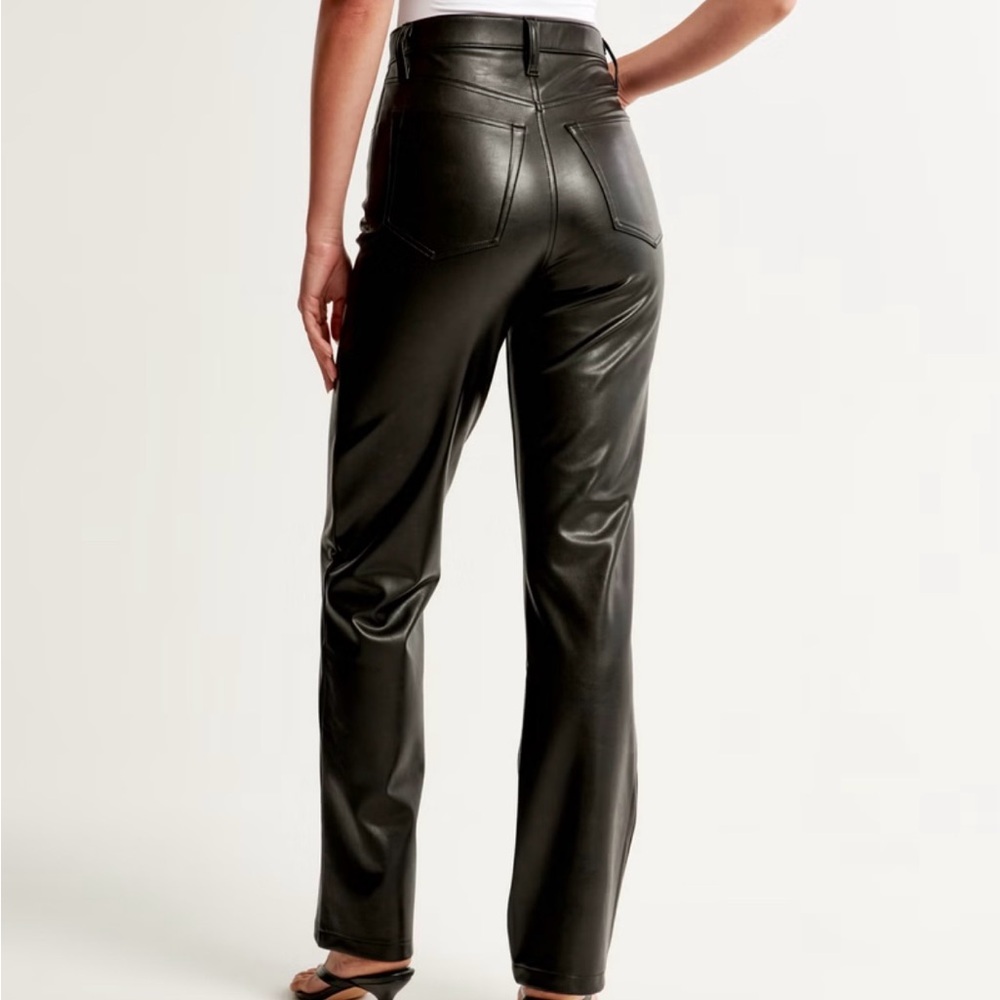Abercrombie & Fitch Straight Ultra HighRise Vegan Leather Pants 28/6 Long NWT